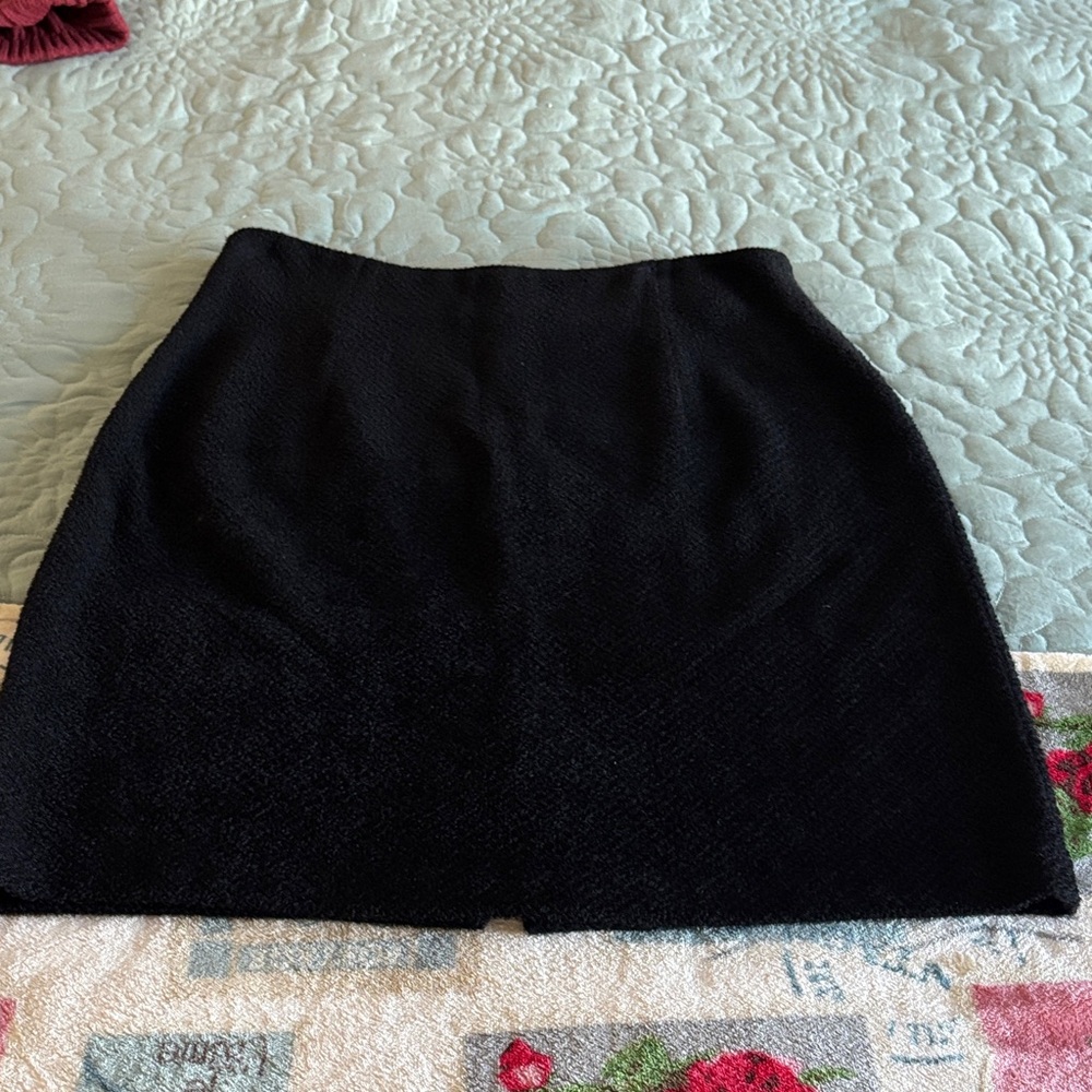St. John Elegant Black Women's Skirt